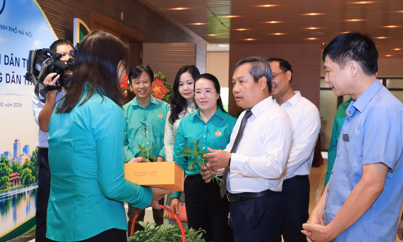 Chủ tịch Hà Nội đối thoại với nông dân: Cách nào để chuyển đổi nghề cho nông dân bị thu hồi đất?