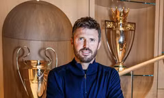 Trận đấu định đoạt tương lai của Michael Carrick tại Man Utd