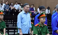 Vụ bà Nguyễn Thị Kim Tiến: Người chiếm đoạt 2 triệu USD kể công của cha mẹ để xin giảm án