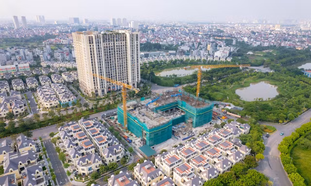 Chủ đầu tư dè chừng bung hàng, nguồn cung chung cư Hà Nội giảm mạnh