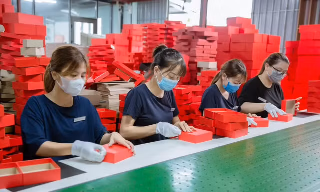 Cần lộ trình giảm giờ làm xuống 40-44 giờ/tuần, tránh sốc cho doanh nghiệp