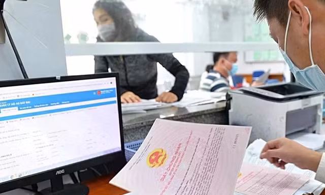 'Cò' làm sổ đỏ nhanh hơn người dân, Bộ chỉ đạo 'nóng'