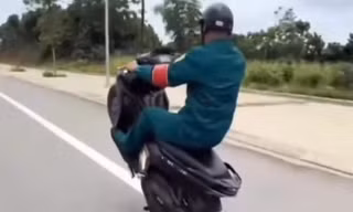 Xử phạt, tịch thu phương tiện của người mặc trang phục dân quân tự vệ 'bốc đầu' trên phố